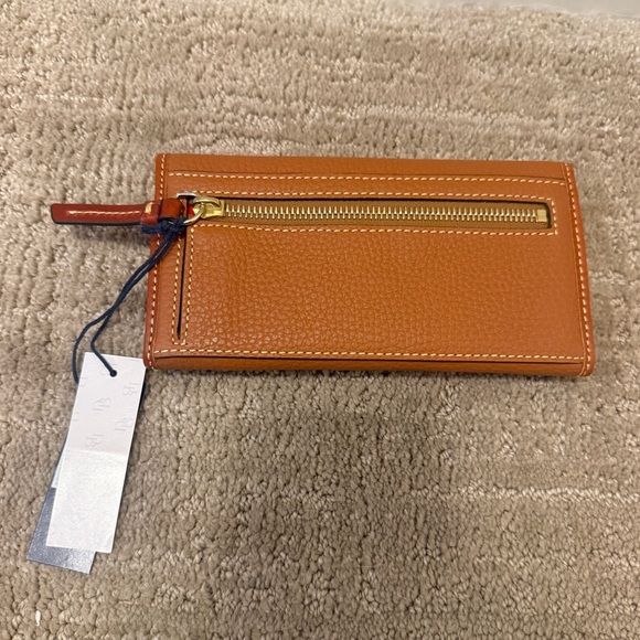 Dooney & Bourke Pebble Grain Leather Continental Clutch Wallet Luca Caramel NWT - Picture 5 of 5